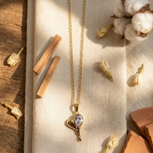 TRENDY HEART SHAPED GOLD PENDANT WHITE SYONE DESIGN WITH CHAIN