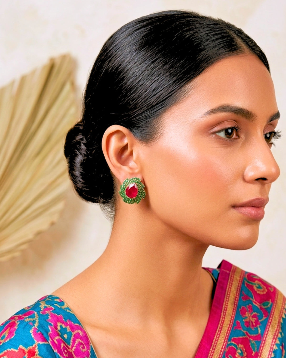 Paiseli Red green stud with back support