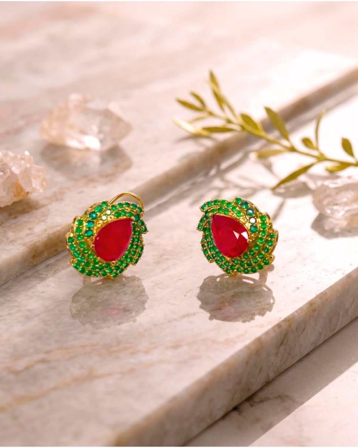 Paiseli Red green stud with back support