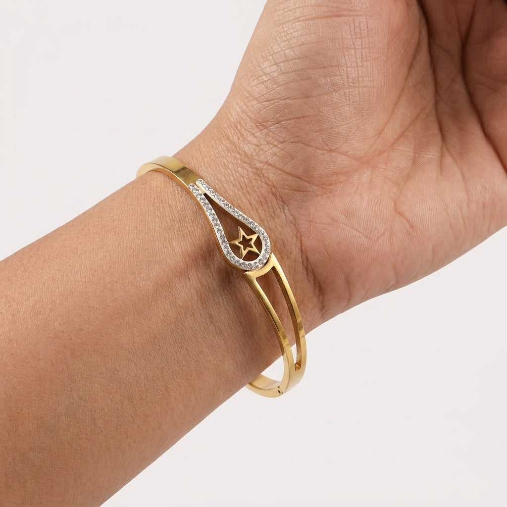 Gold Colour Openable American Diamond Bracelet (Free Size)