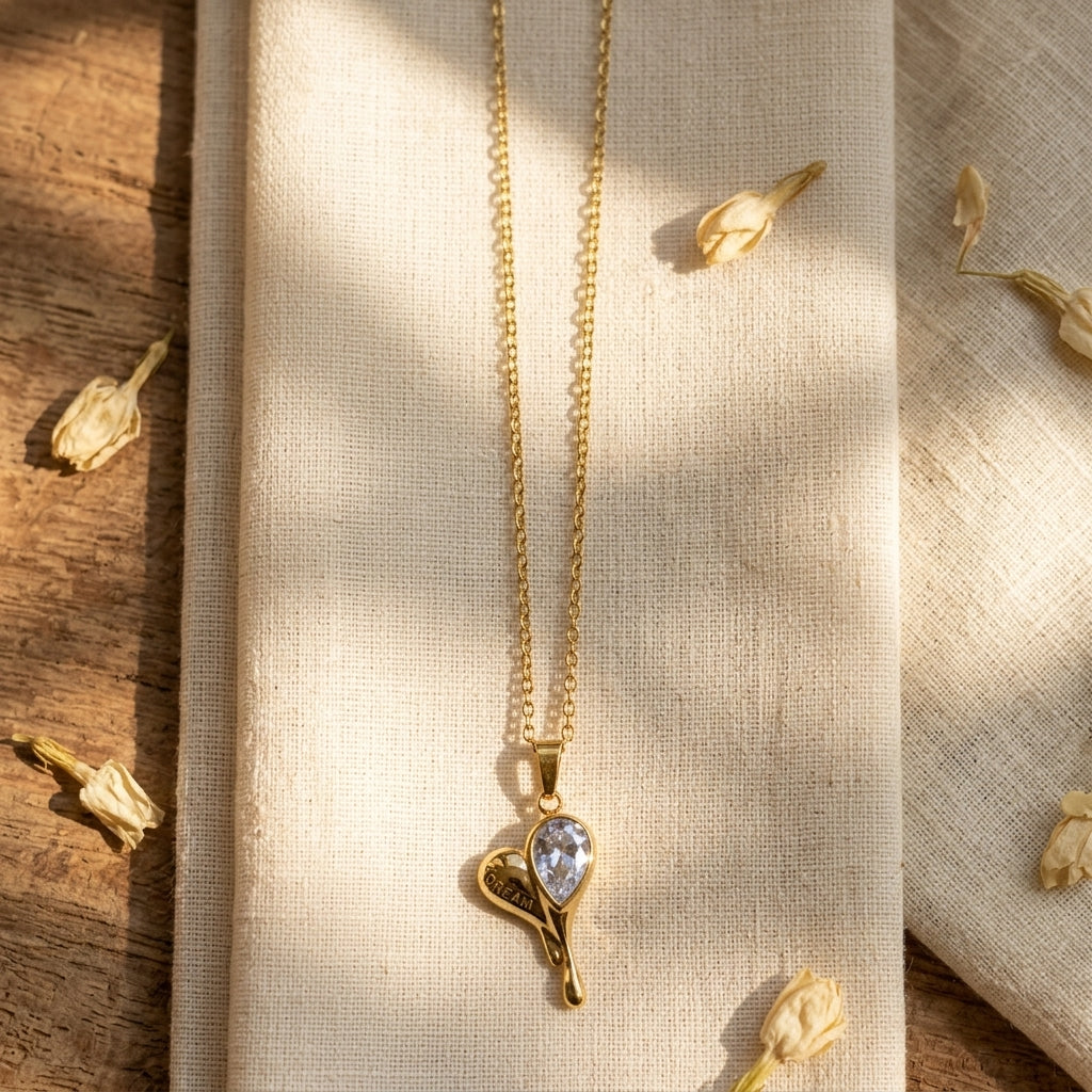 TRENDY HEART SHAPED GOLD PENDANT WHITE SYONE DESIGN WITH CHAIN