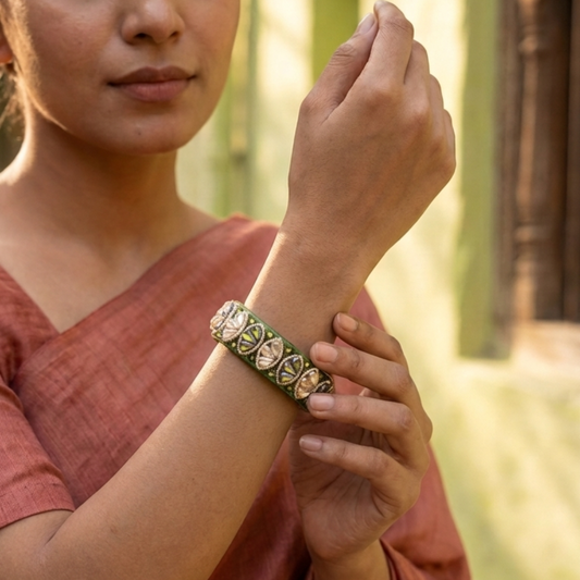 Rajasthani Traditional Mehandi colour Lac Kada Bangles For Women & Girl With Latest Kundan Design